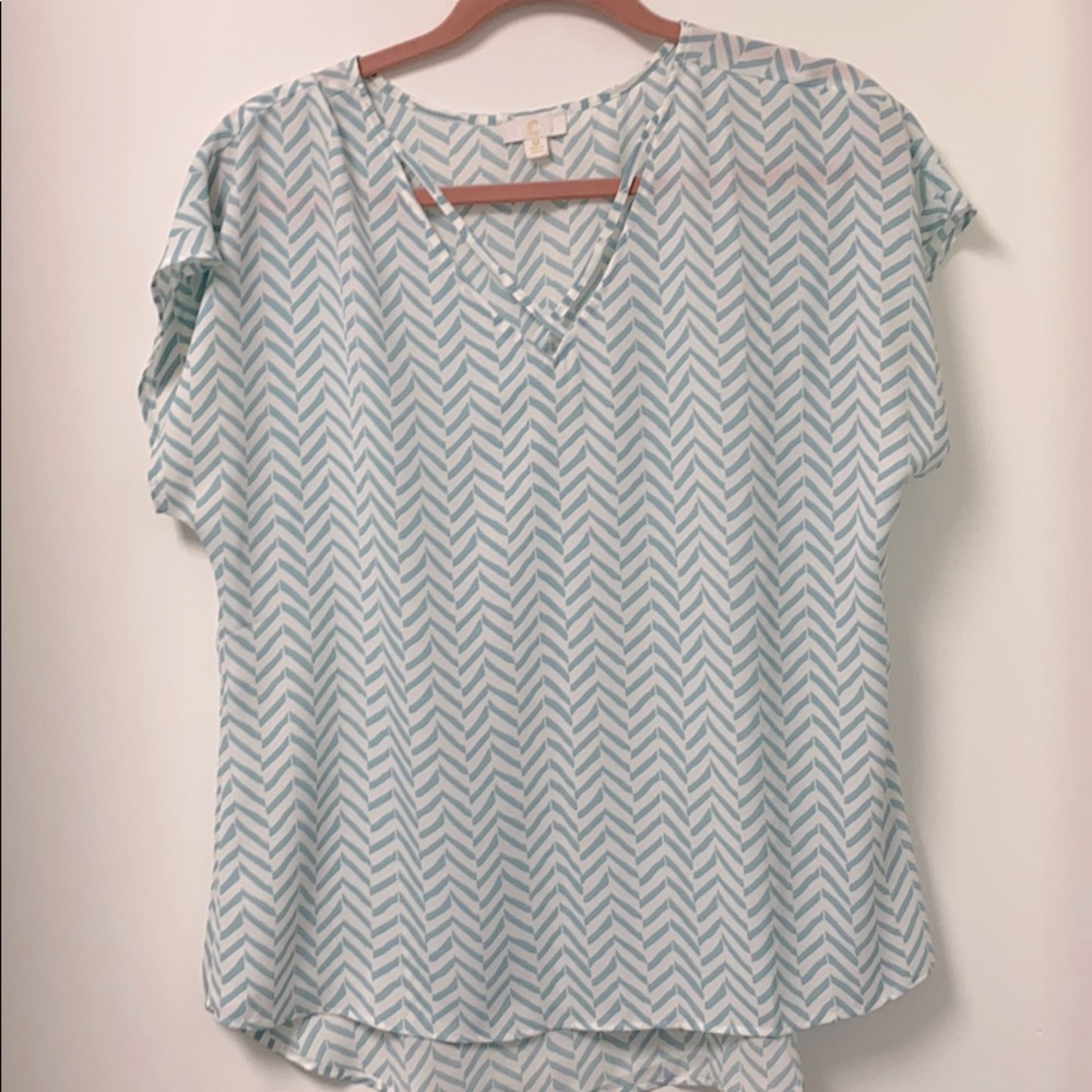 V-neck shirt